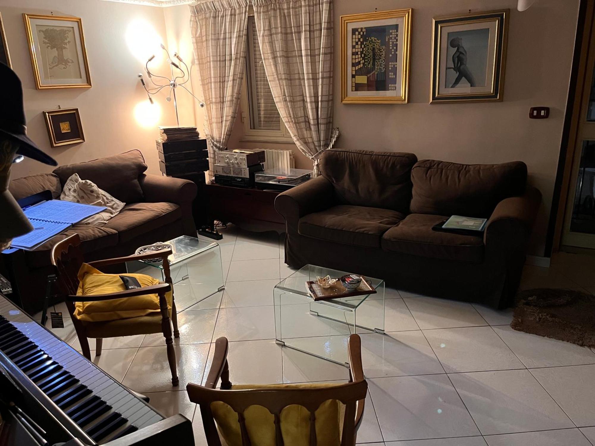 Matrimoniale Ampia Con Bagno Privato In Condiviso * Napoli