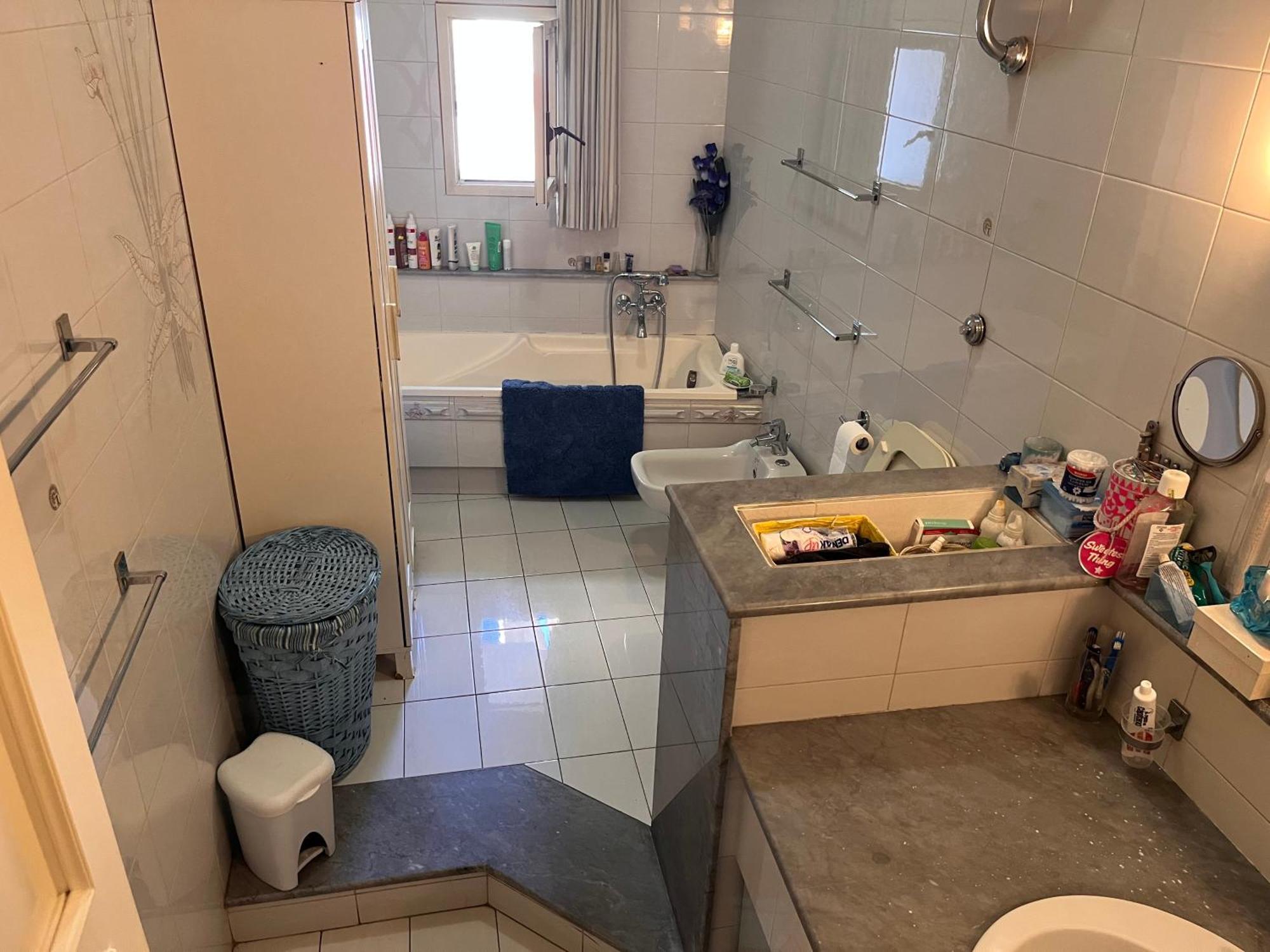 Alloggio in famiglia Matrimoniale Ampia Con Bagno Privato In Condiviso *