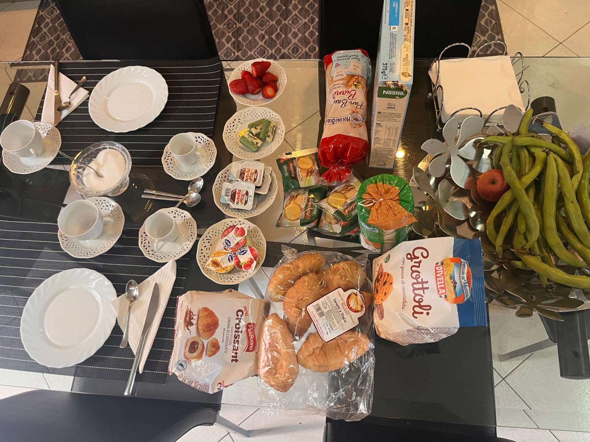 Matrimoniale Ampia Con Bagno Privato In Condiviso Alloggio in famiglia