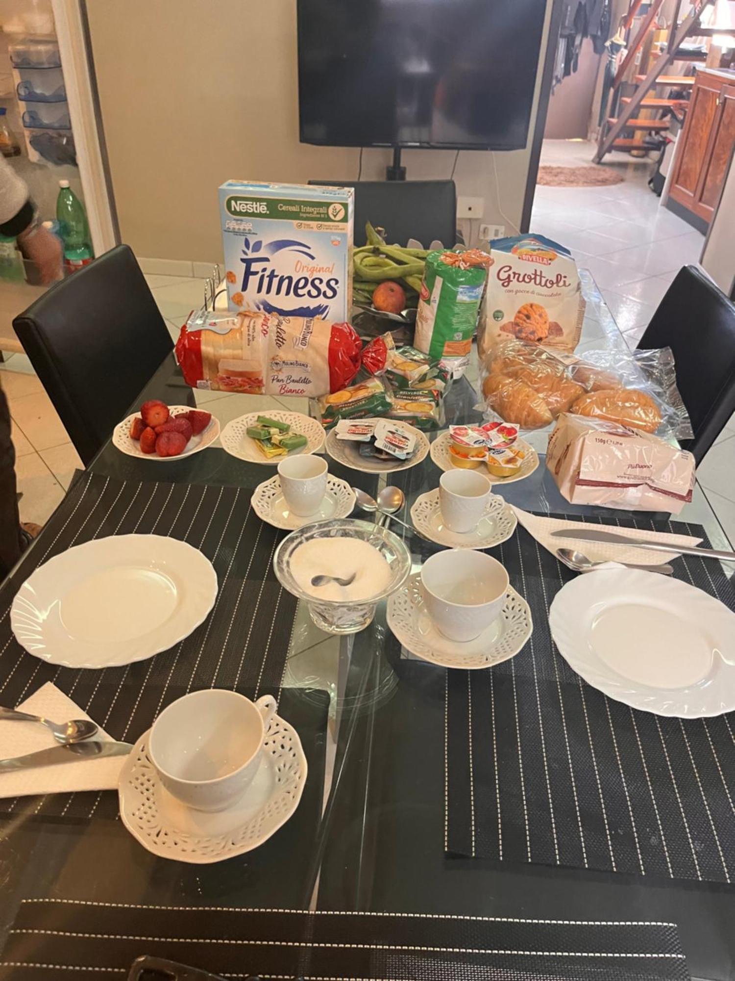 Matrimoniale Ampia Con Bagno Privato In Condiviso Alloggio in famiglia *